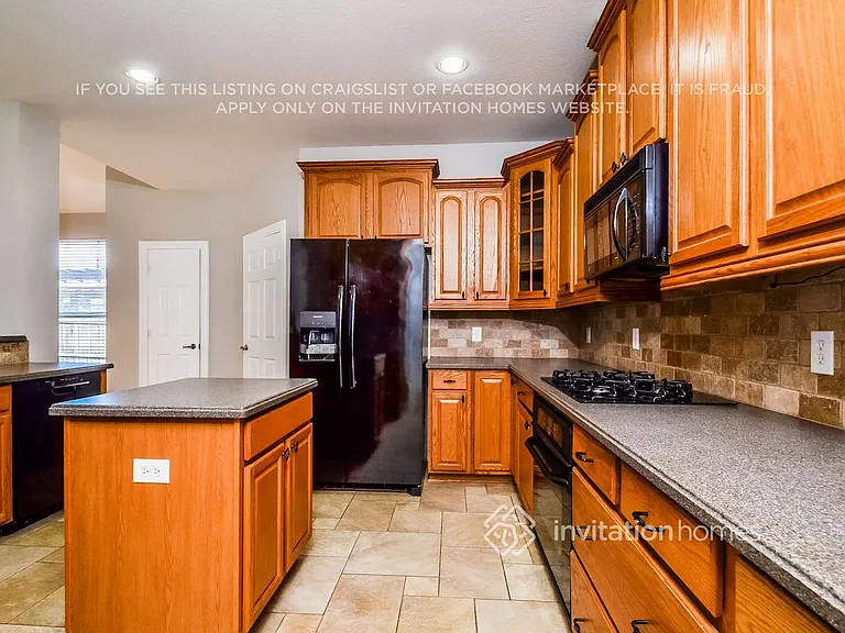 1414 Nighthawk Dr — Photo 3