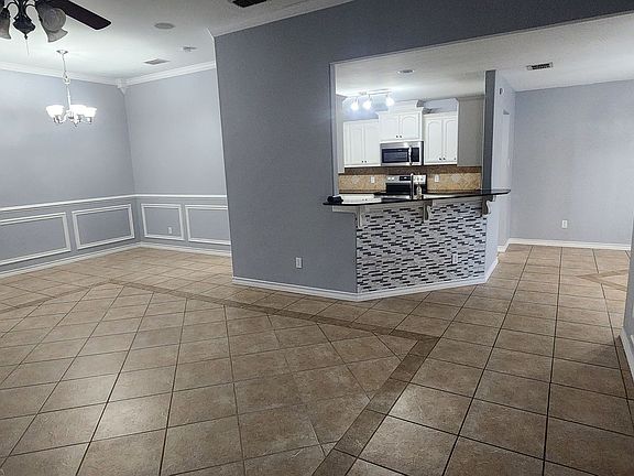5th image of 3205 White Tail Dr