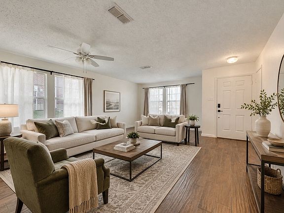 3rd image of 2528 Big Spring Dr