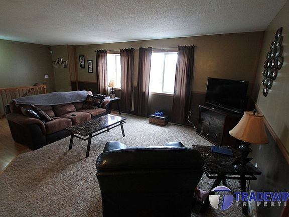 4th image of 645 Whispering Ln