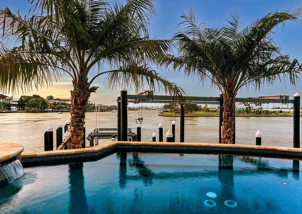 1 Harbor Ln, Kemah, TX 77565 MLS 10430172 Zillow