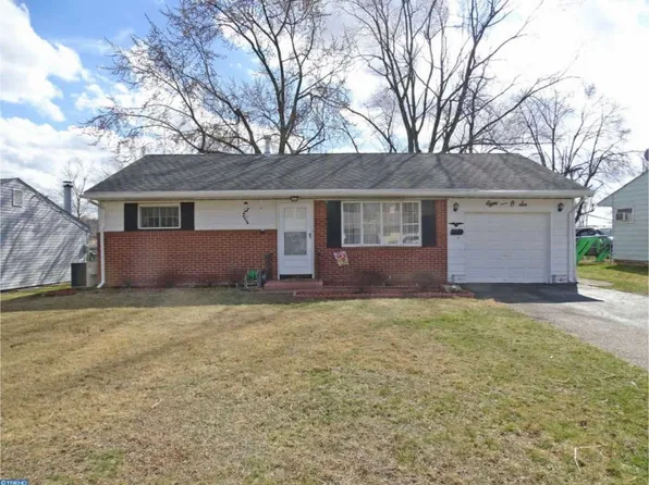 806 Auburn Rd, Fairless Hills, PA 19030