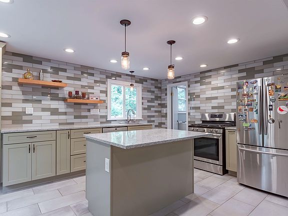 3rd image of 91 Wildwood Drive