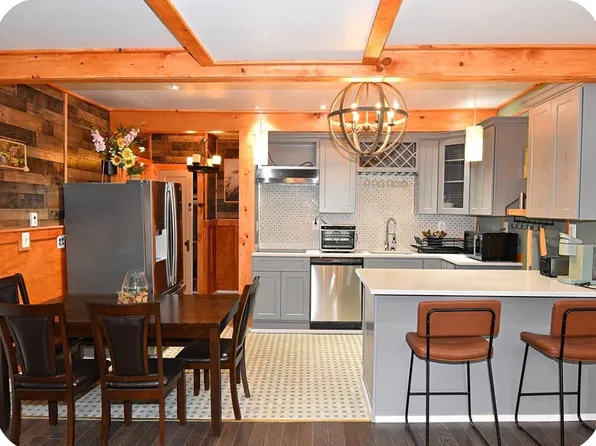 (undisclosed Address), Saranac Lake, NY 12983