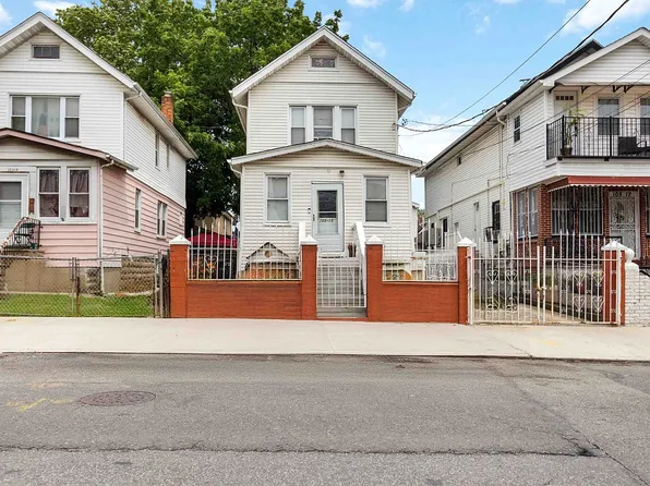 10515 133rd St, South Richmond Hill, NY 11419