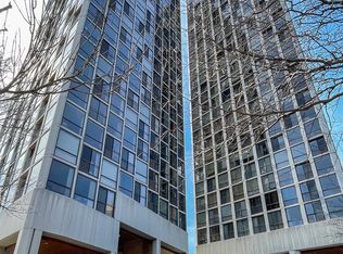 345 W Fullerton Pkwy APT 404, Chicago, IL 60614