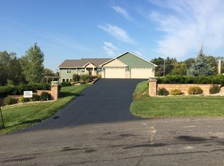 N1129 Erwin Ct, Hortonville, WI 54944