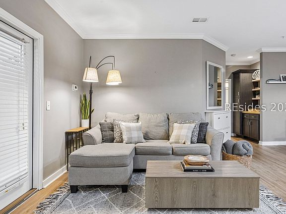 5th image of 380 Marshland Rd APT F23