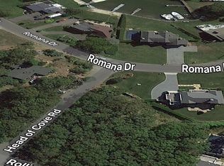 1 Head Of Cove Rd, Hampton Bays, NY 11946