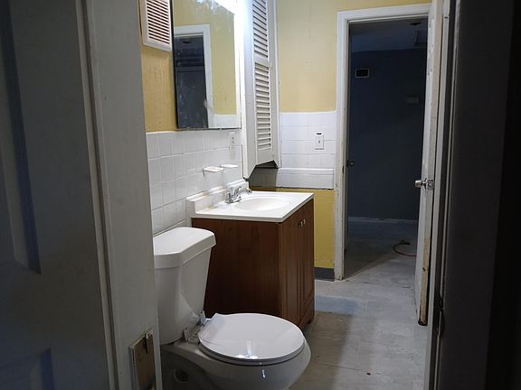 3rd image of 2117 N Hastings St