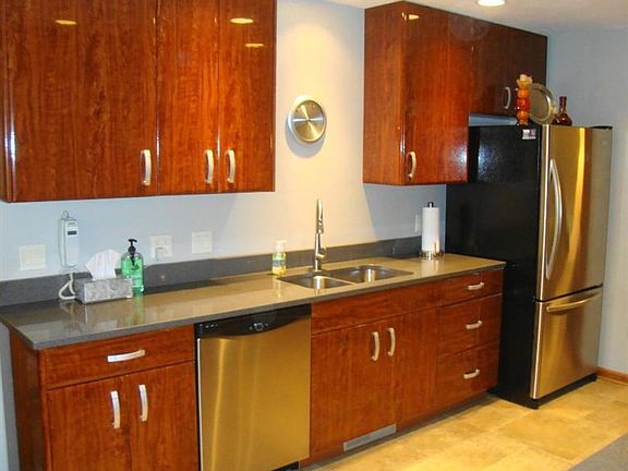 3rd image of 1101 Evergreen Dr