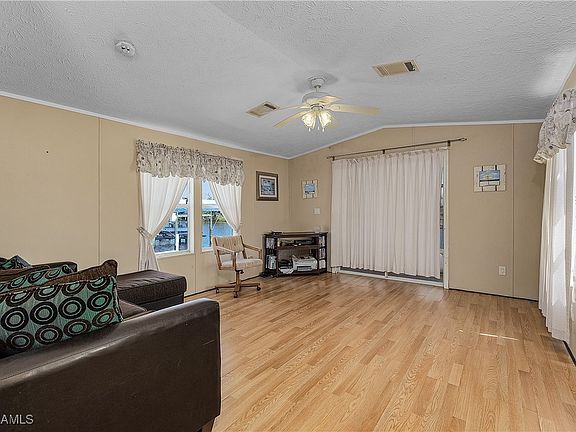 3rd image of 3840 Royal Palm Dr