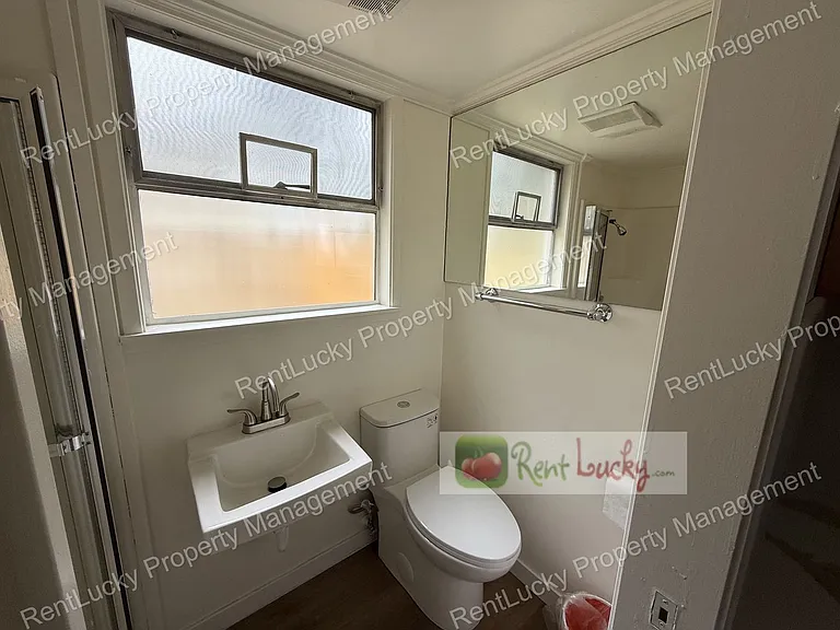 12835 NE 104th St #B — Photo 15