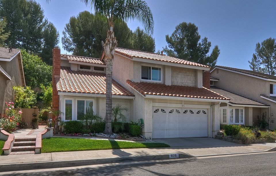 2nd image of 876 Grand Cyn