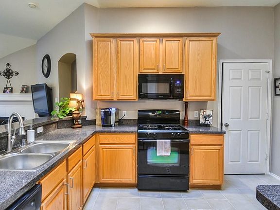 4th image of 3408 Nandina Dr