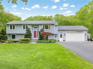 101 Huckleberry Rd, North Kingstown, RI 02852