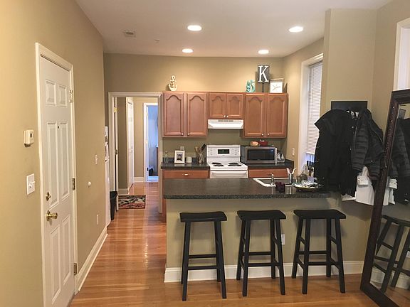 2nd image of 214 W 14th St APT 2