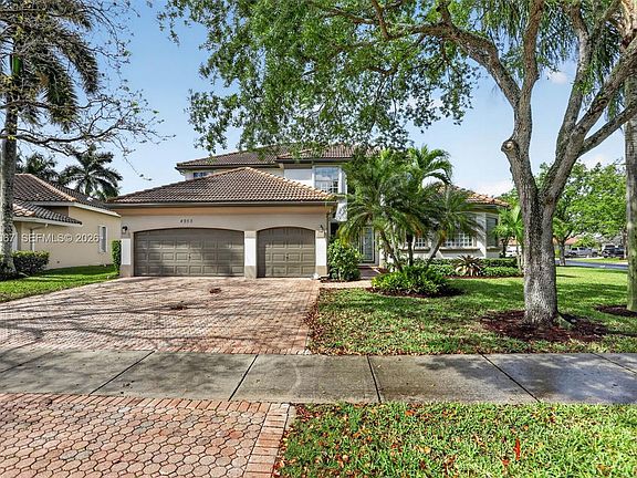 2nd image of 4953 Kensington Cir