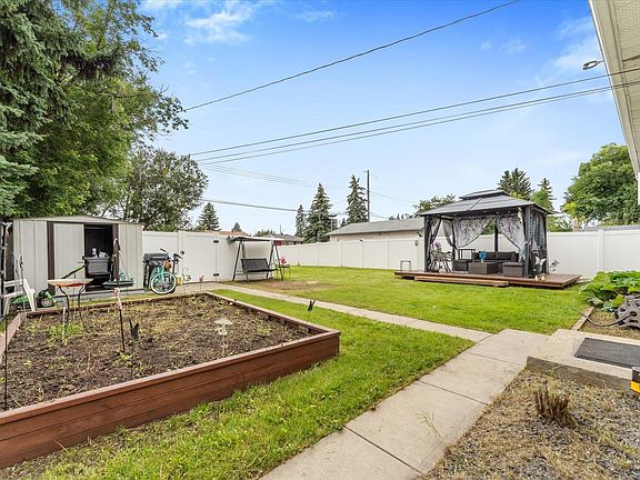 3rd image of 12923 137th Ave NW
