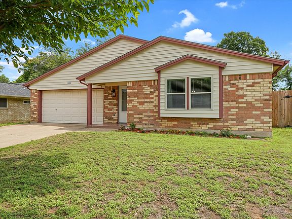 3rd image of 1926 Creek Wood Ct