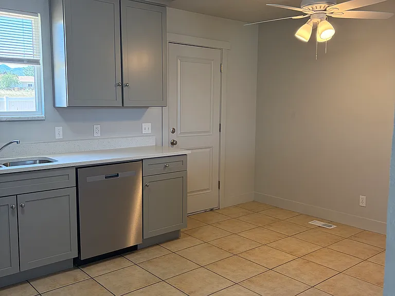 6088 S Trowbridge Way — Photo 3