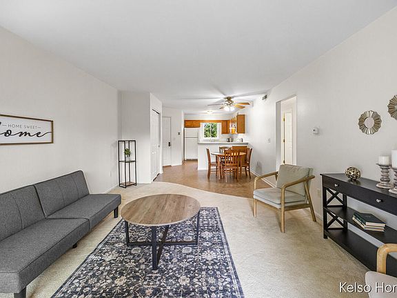 3rd image of 3410 Devonwood Hls NE APT E