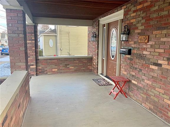 4th image of 429 1st Ave