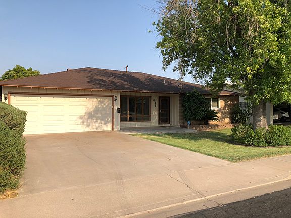 3rd image of 303 N Hunt Dr E