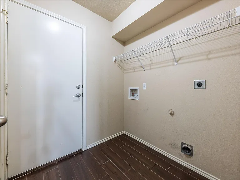 207 Baldwin St — Photo 17