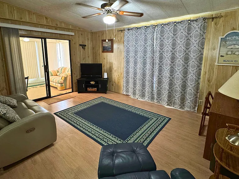 6253 Imperial Dr — Photo 10