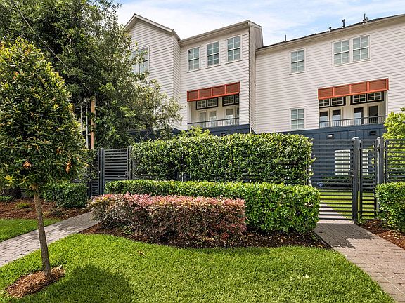3rd image of 822 Cage St