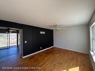 3rd image of 11186 Jerryson Dr