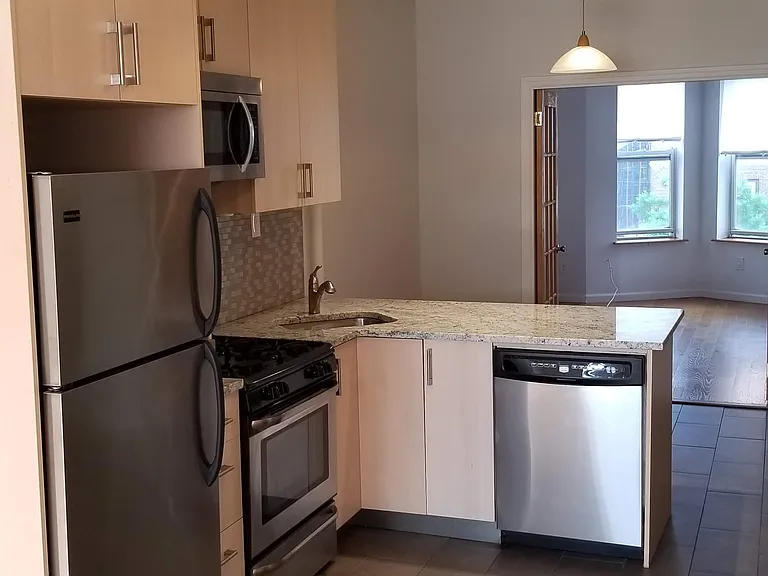 422A 4th Ave #3 — Photo 3