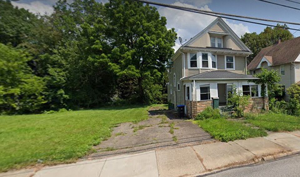1st image of 469 Rhodes Ave