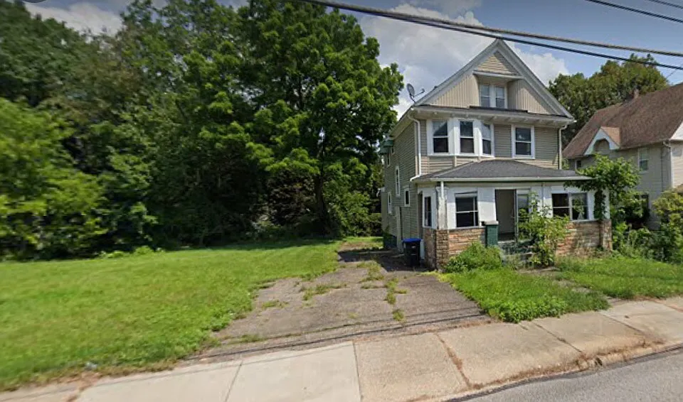 469 Rhodes Ave