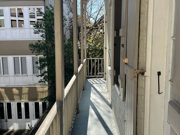 3rd image of 410 Dauphine St #2B