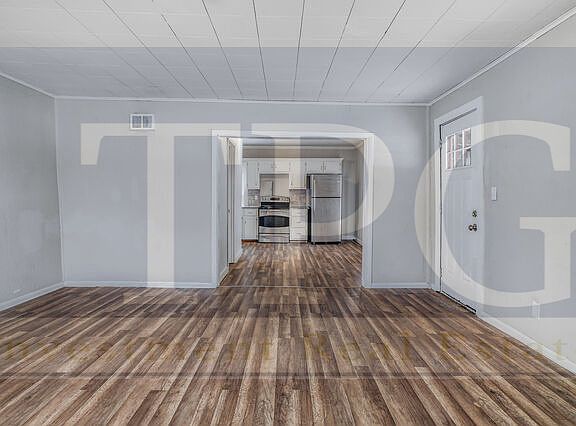 4th image of 141 S Jewell St