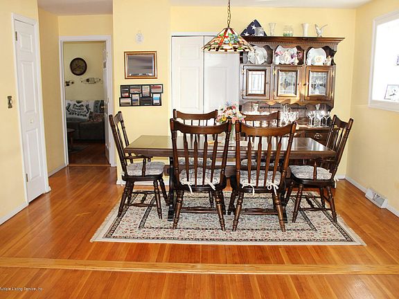 4th image of 355 Peter Ave