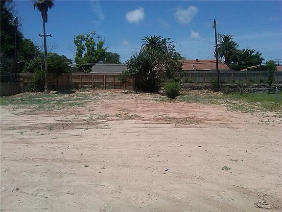 2nd image of 1715 Bayou Homes Dr