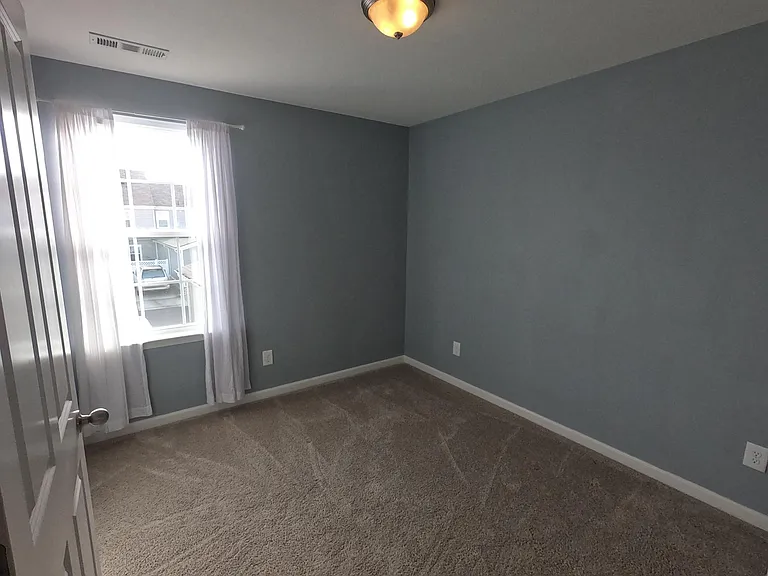 202 Oldbury Ln — Photo 10