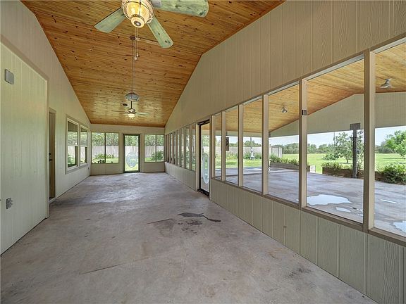 5th image of 855 Jacoby Ln