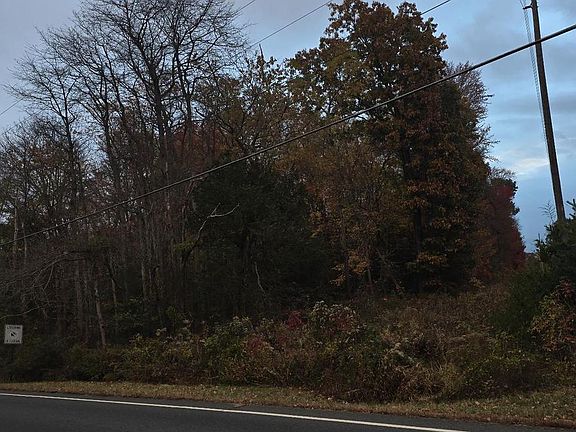 2nd image of 301 Meany Rd