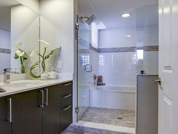 3rd image of 2020 Salzedo St #B3