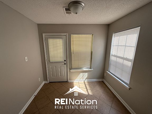 5th image of 4863 Royal Run Dr