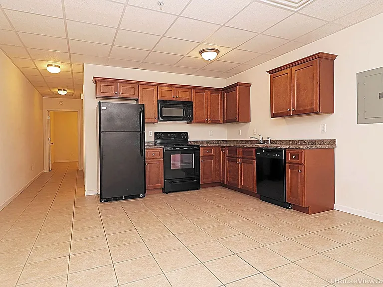 820 N Sprigg St — Photo 2