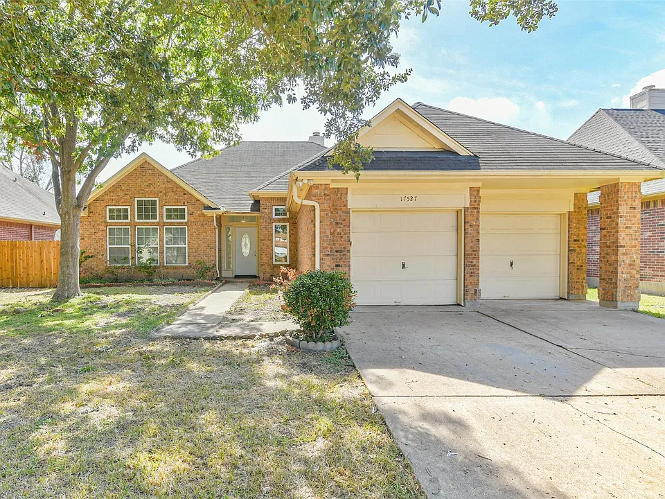 17527 Glenwolf Dr