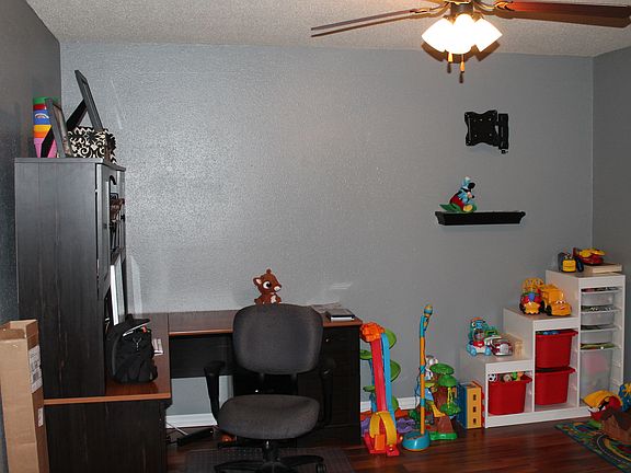 Extra Room (office and play)