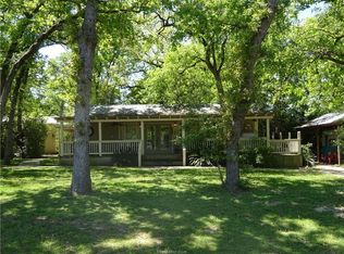 704 Green Cove Dr, Somerville, TX 77879