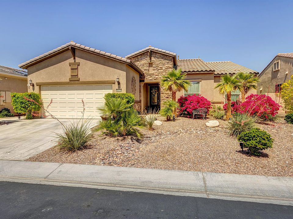 1st image of 81374 Avenida Montura