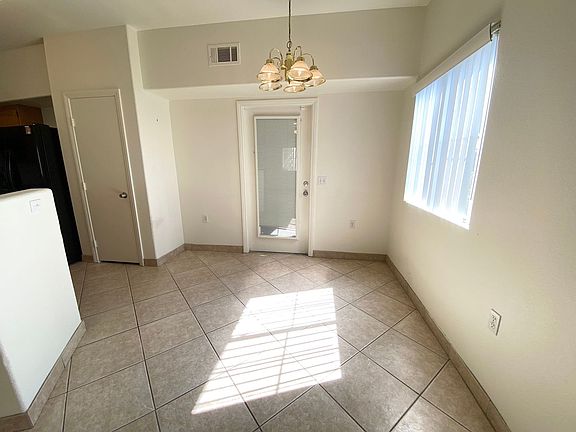 4th image of 3400 Cabana Dr Unit 1127